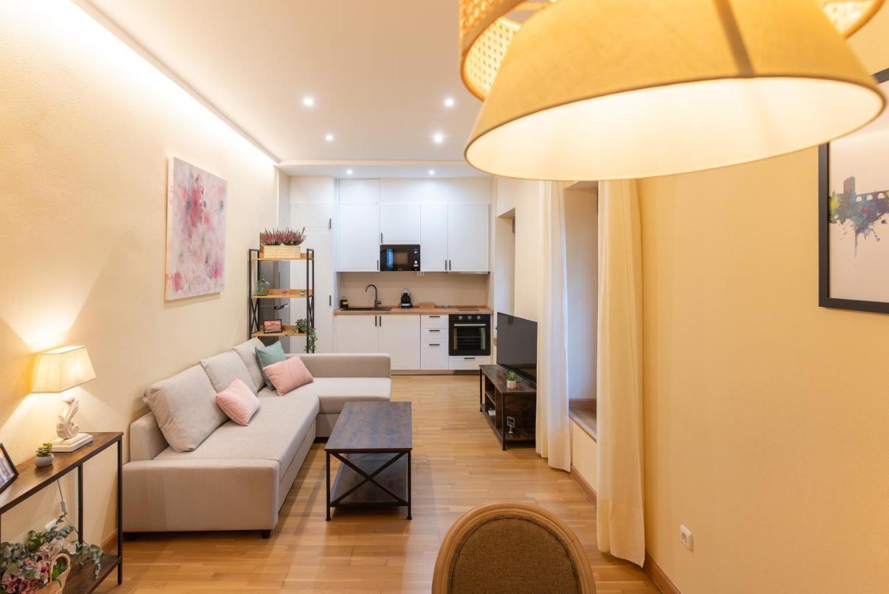 Apartamento Puerta De Cordoba- Exterior Con Balcones Zewnętrze zdjęcie