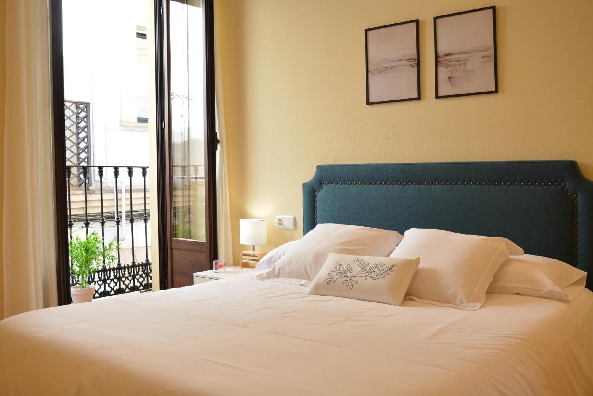 Apartamento Puerta De Cordoba- Exterior Con Balcones Zewnętrze zdjęcie